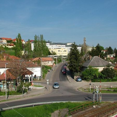 Imola Hostel Eger Eksteriør bilde